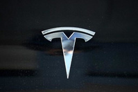 Tesla licencie 200 personnes de son équipe 