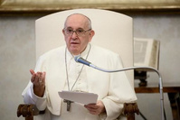 Vatican: le pape François nomme six femmes à des postes importants
