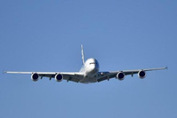 Pays-Bas: enquête ouverte après la chute de débris d'un avion cargo de Boeing