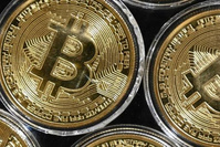 Le bitcoin dépasse 50.000 dollars pour la première fois