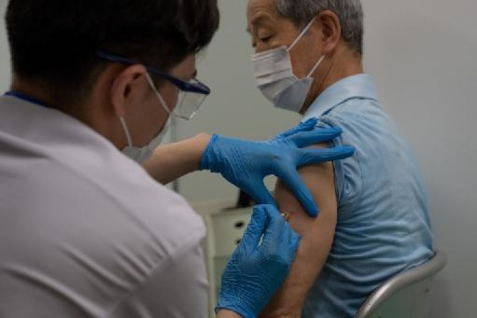 Factcheck: nee, de coronavaccins van Pfizer en Moderna zijn niet verboden in Japan