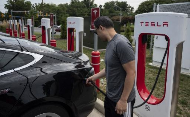 Tesla: livraisons en hausse de 20% au troisième trimestre, à contre-courant du marché