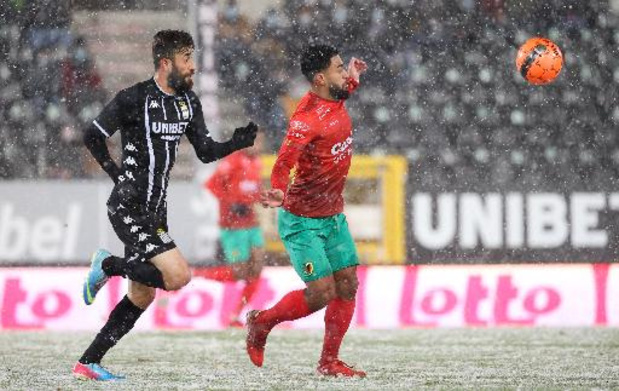Jupiler Pro League - Victoire compliquée sous la neige pour Charleroi face à Ostende