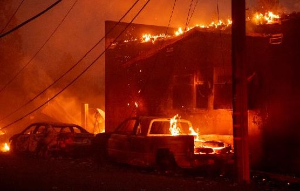 Incendie en Californie: 2.000 nouvelles évacuations, une petite ville ravagée
