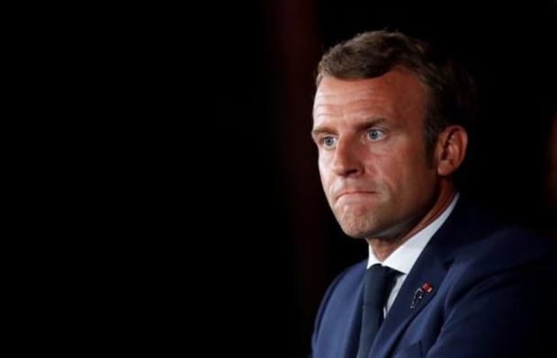 Franse president Macron roept op om "kwetsbare" republiek te "beschermen"
