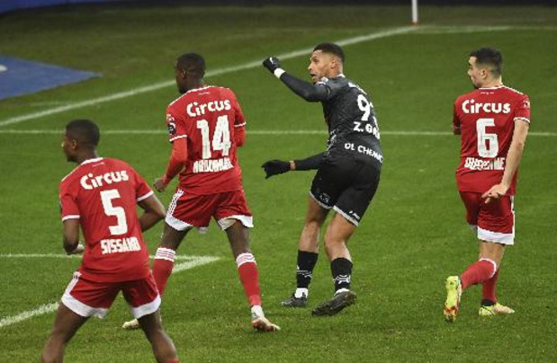 Jupiler Pro League - Le Standard conclut son année par une nouvelle défaite contre Zulte Waregem