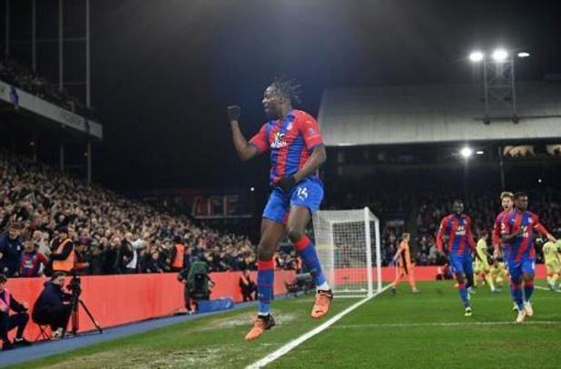 Belgen in het buitenland - Crystal Palace zet Arsenal, met invaller Sambi Lokonga, thuis een hak