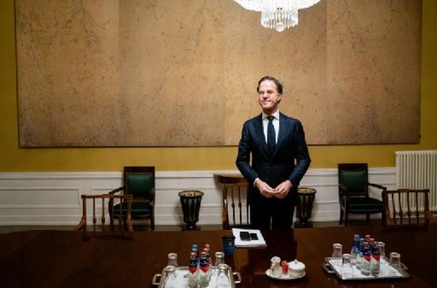 Pays-Bas: le formateur Mark Rutte remet son rapport à la présidente du parlement