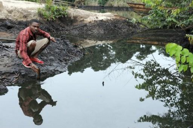 Pollution pétrolière au Nigeria: Shell accepte de payer 95 millions d'euros aux plaignants