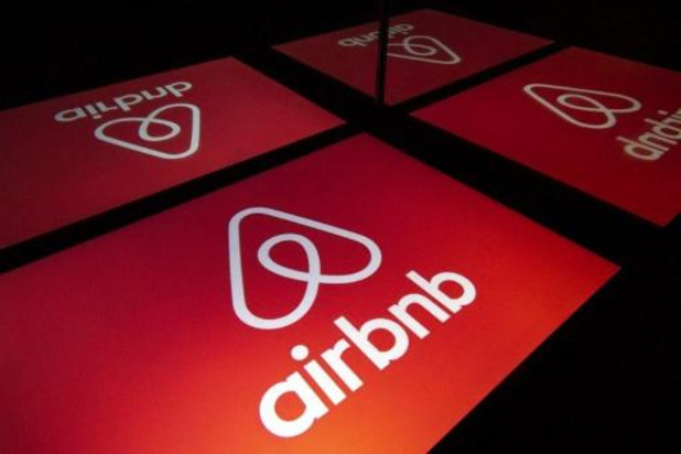 Airbnb relève le prix de son entrée en Bourse, le valorisant 42 mds USD