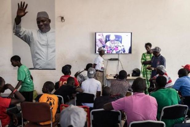 Gambie: le sortant Barrow largement en tête de la présidentielle