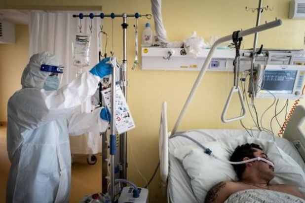 Omicron réduit de 69% les risques d'hospitalisation, selon les autorités norvégiennes