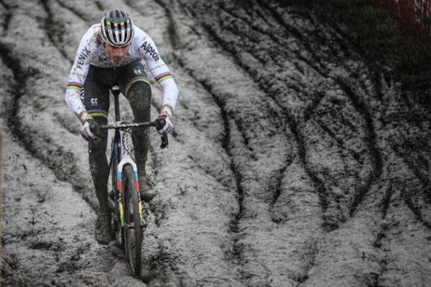 Coupe du monde de cyclocross - Van der Poel sur un nuage après sa victoire: "Ma meilleure performance de la saison"
