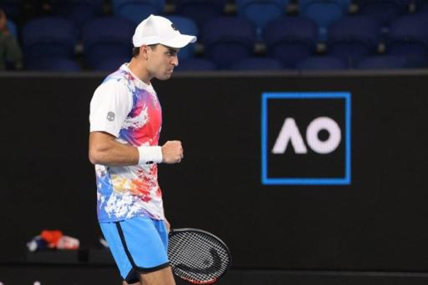 Open d'Australie: Karatsev au bout de la nuit et en cinq sets contre Munar