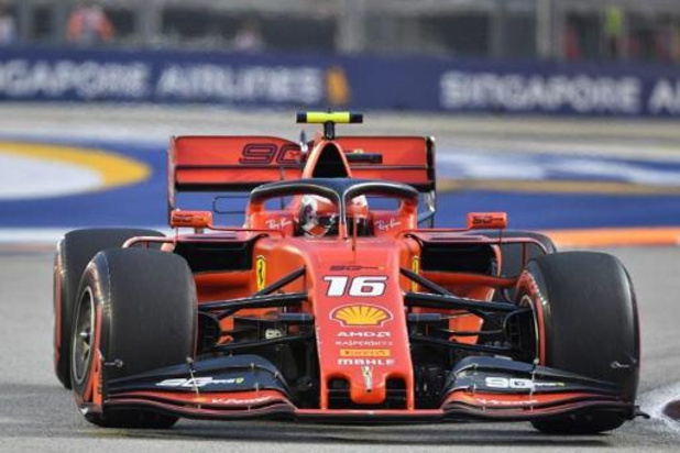 Charles Leclerc (Ferrari) verovert pole