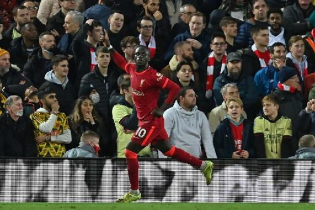 Belgen in het buitenland - Liverpool beëindigt op overtuigende wijze ongeslagen reeks van Arsenal