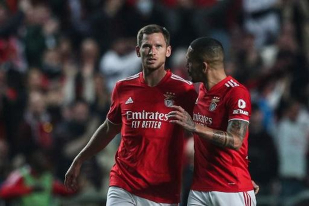 Belgen in het buitenland - Benfica en Vertonghen hebben weinig moeite met Vitoria, Yaremchuk in tranen bij invalbeurt