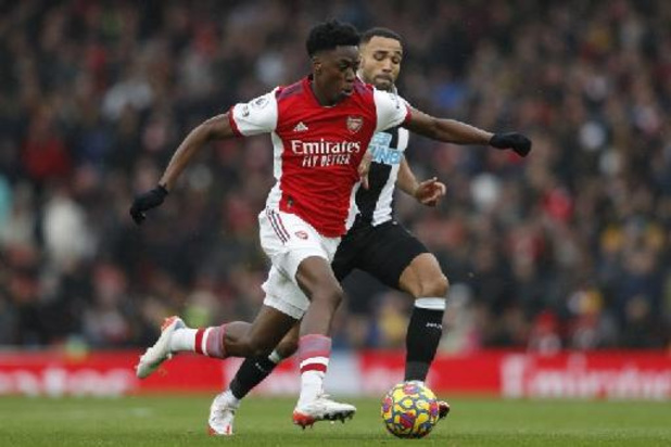 Belgen in het buitenland - Sambi Lokonga ontbreekt in Leeds-Arsenal na coronabesmetting
