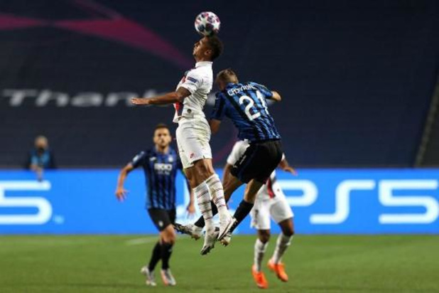 Champions League voetbal - PSG doet het Atalanta van Timothy Castagne in blessuretijd de das om