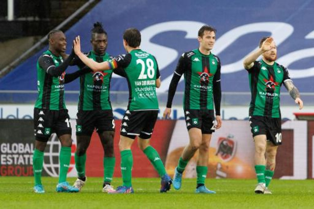 Jupiler Pro League - Cercle Brugge rekent voor de rust reeds af met rode lantaarn Beerschot