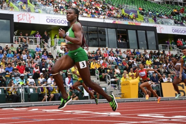 WK atletiek - Nigeriaanse Amusan verrast met wereldrecord in halve finales 100 meter horden