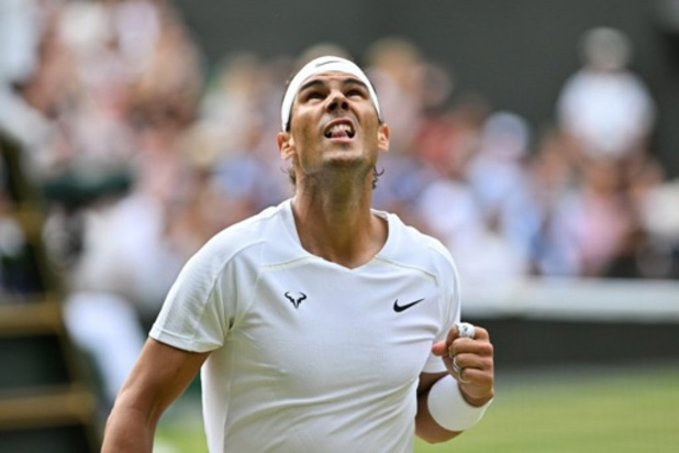 Wimbledon - Rafael Nadal rekent na marathonpartij af met Taylor Fritz en staat bij de laatste vier