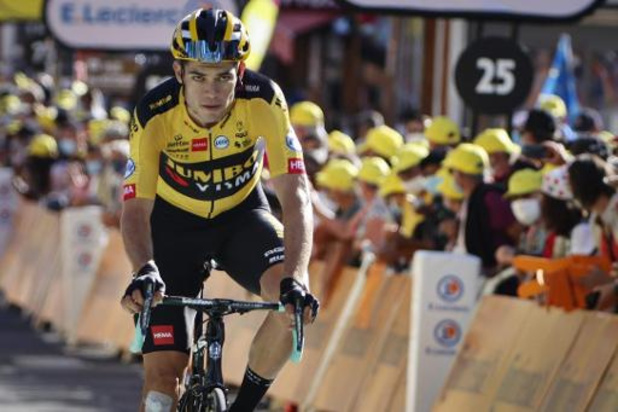 Tour de France: Wout van Aert sprint naar de zege in Privas