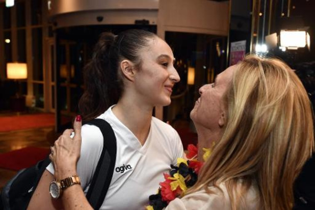 WK turnen - Nina Derwael terug in het land na "hele intense, maar leuke week"