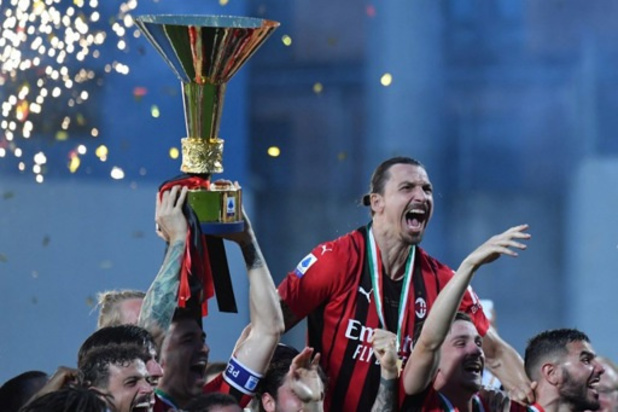Ibrahimovic blijft nog jaar langer bij AC Milan