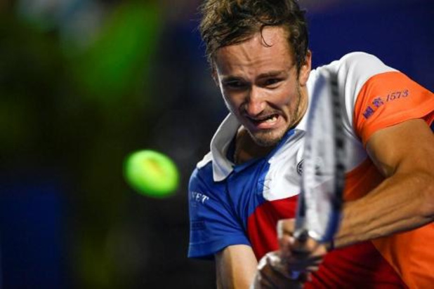 ATP Indian Wells - Daniil Medvedev stoot eenvoudig door naar derde ronde in eerste wedstrijd als nummer een