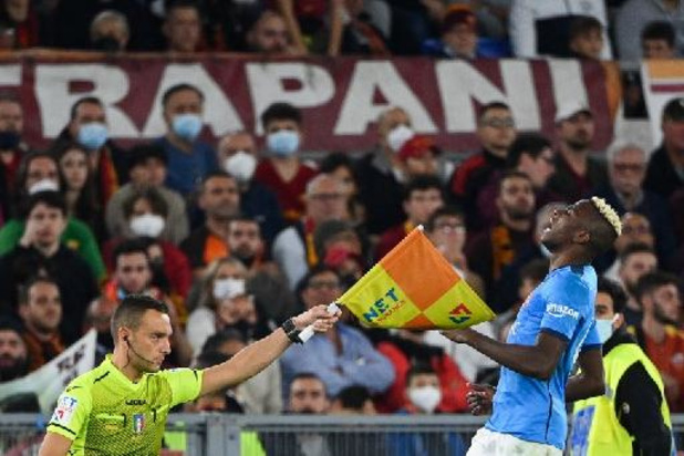 Belgen in het buitenland - Napoli moet Milan naast zich dulden bovenin na eerste puntverlies bij Roma