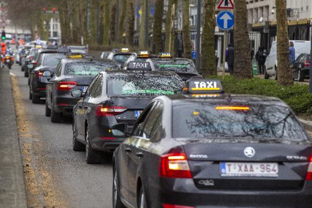 Belgische taxisector raakte in 2020 bijna helft van omzet kwijt