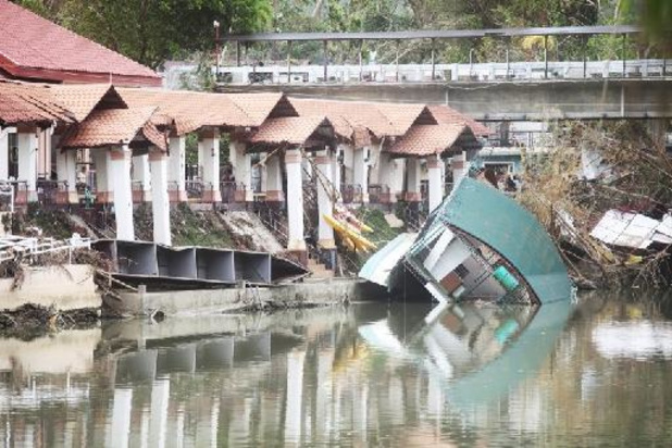 Philippines: manque d'eau et pillages redoutés après le passage du typhon Rai