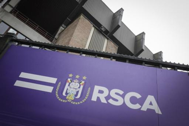 RSCA krijgt 5.000 euro boete voor vuurwerk in Charleroi, 2.500 euro boete voor Standard
