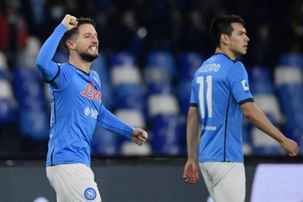 Belgen in het buitenland - Dries Mertens scoort en geeft assist, maar Napoli sneuvelt toch tegen Fiorentina in beker
