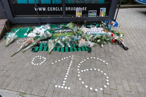 Des centaines de personnes rendent un dernier hommage à Miguel Van Damme