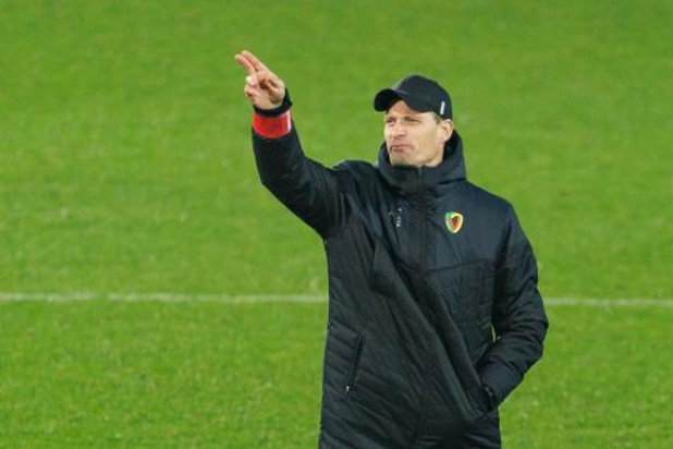 Jupiler Pro League - KV Oostende ziet coach Alexander Blessin naar Genoa vertrekken