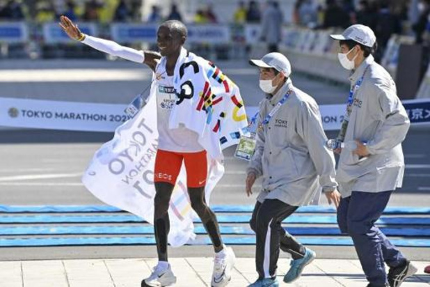 Le Kényan Kipchoge remporte le marathon de Tokyo