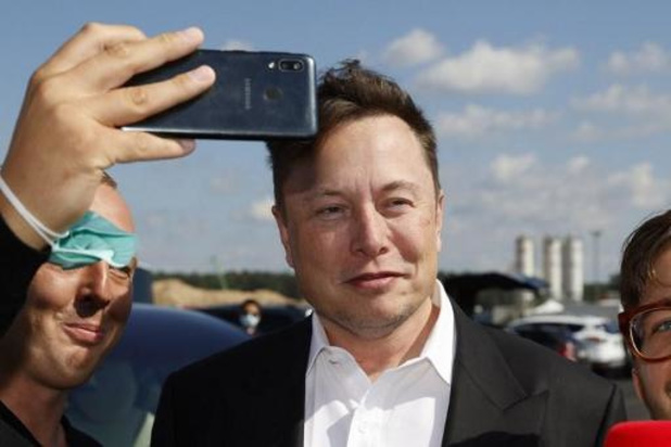 Elon Musk steekt Mark Zuckerberg voorbij en wordt op twee na rijkste persoon ter wereld