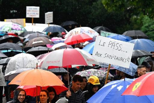 Les opposants au pass sanitaire manifestent une nouvelle fois à travers la France
