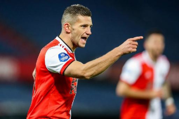 Belgen in het buitenland - Feyenoord en wisselspeler Dessers nestelen zich tussen Ajax en PSV na klinkende zege