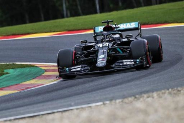 Lewis Hamilton vlamt naar de zege op Spa-Francorchamps