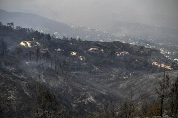 Les incendies de Grèce continuent de gagner du terrain