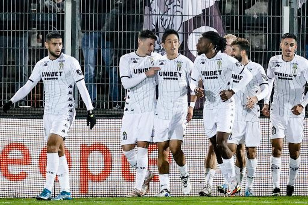 Jupiler Pro League - Charleroi opent twaalfde speeldag met makkelijke zege bij rumoerig Seraing