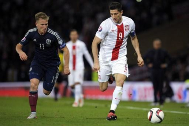 Inval Oekraïne - Schotland en Polen spelen onderling oefenduel in plaats van afgelaste WK-barrages