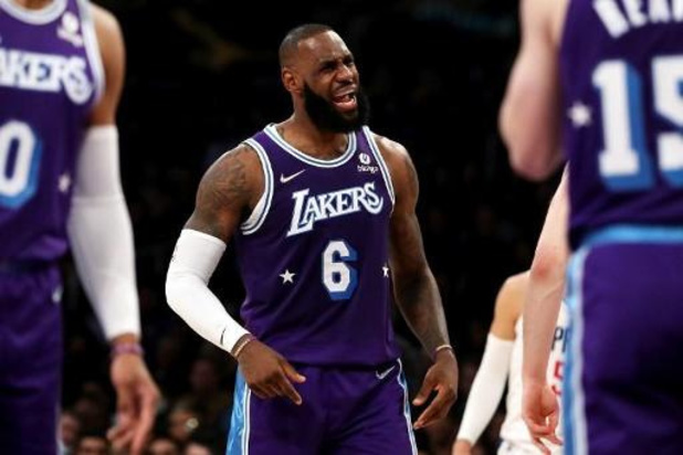 NBA - Westbrook en LeBron James loodsen Lakers voorbij Raptors