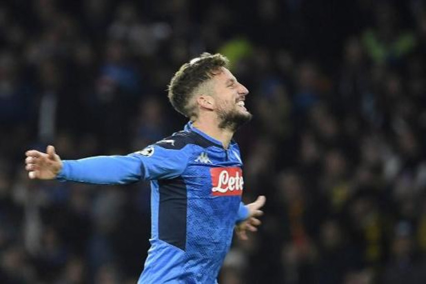 Belgen in het buitenland - Dries Mertens dikt doelpuntenrecord voor Napoli aan tegen SPAL