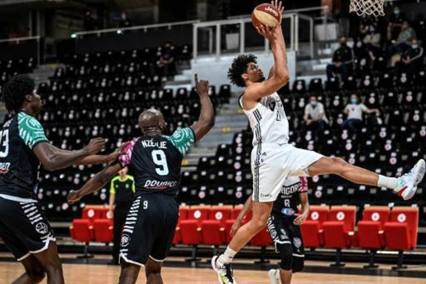 Champions League basket (m) - Ismaël Bako gaat met Manresa ten onder bij Tofas Bursa