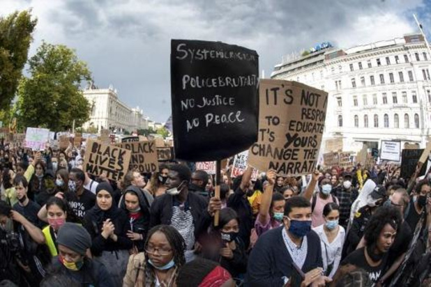 Vijftigduizend deelnemers aan manifestatie in Wenen tegen racisme en politiegeweld