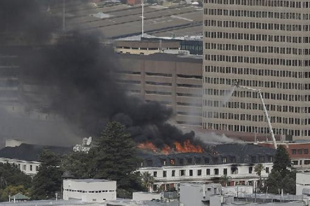Brand in Zuid-Afrikaans parlementsgebouw laait opnieuw op